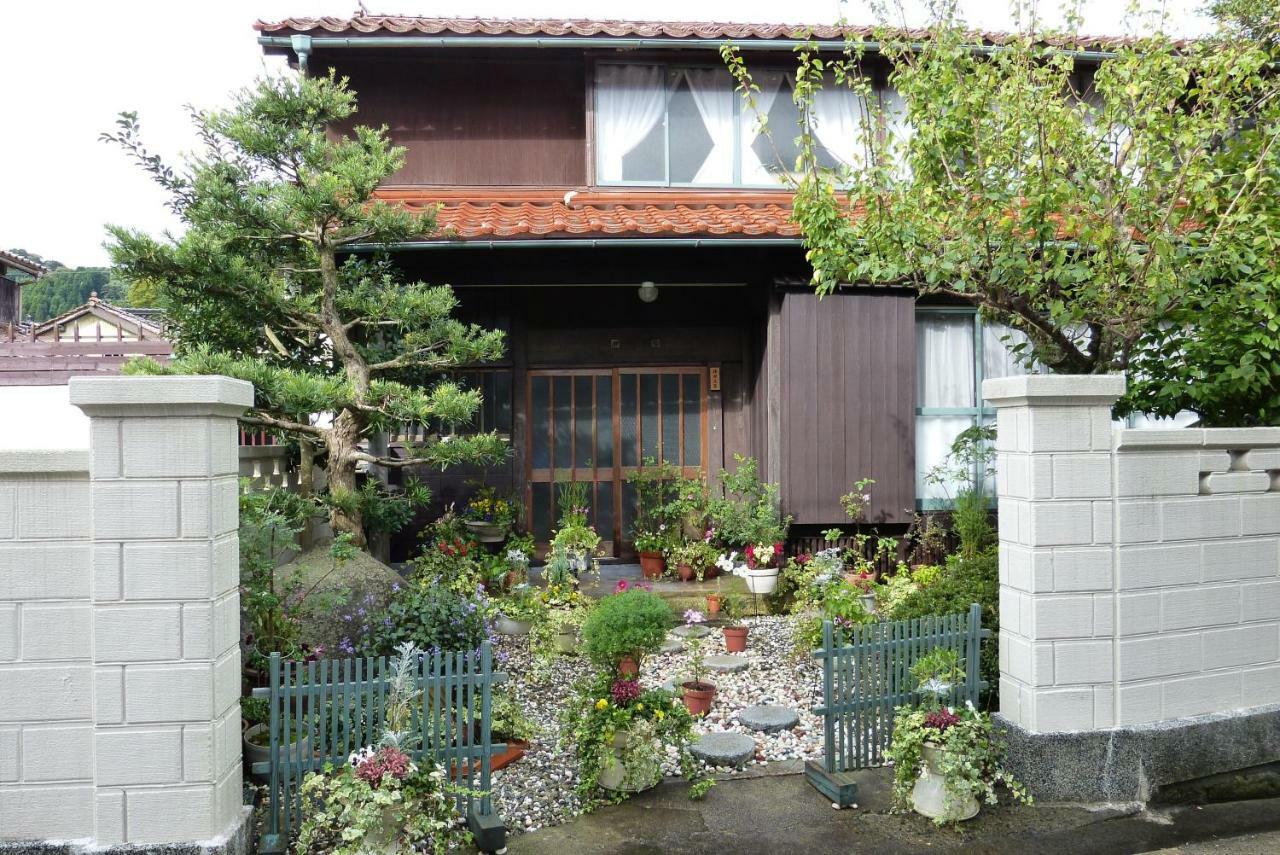 Guesthouse Higashi Fujitatei Shin'onsen Buitenkant foto